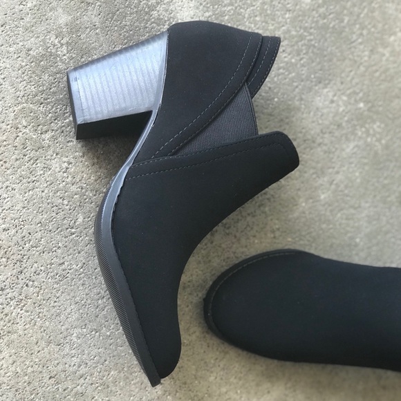 1 Left Black Deluxe Chelsea Heel Booties Size 6.5 - Picture 5 of 8